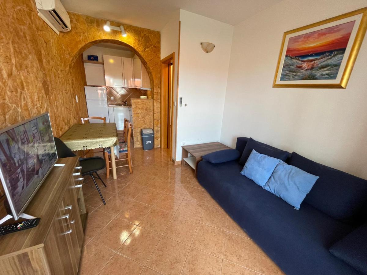 Apartment Jakasa Trogir Exterior foto